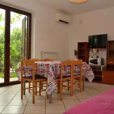 Roseto Palace - La Tua Al Mare Розето-дельи-Абруцци