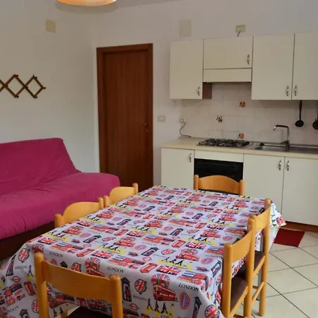 Roseto Palace - La Tua Al Mare * Розето-дельи-Абруцци