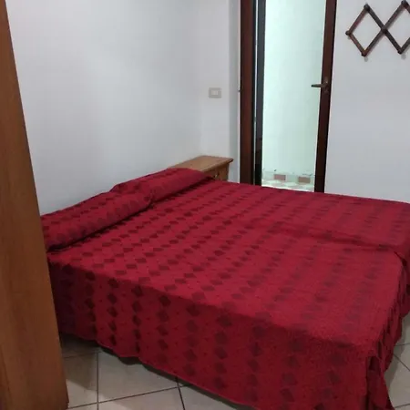 Roseto Palace - La Tua Al Mare Розето-дельи-Абруцци