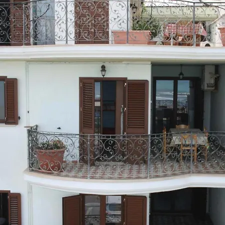 Roseto Palace - La Tua Al Mare Апартаменты Розето-дельи-Абруцци